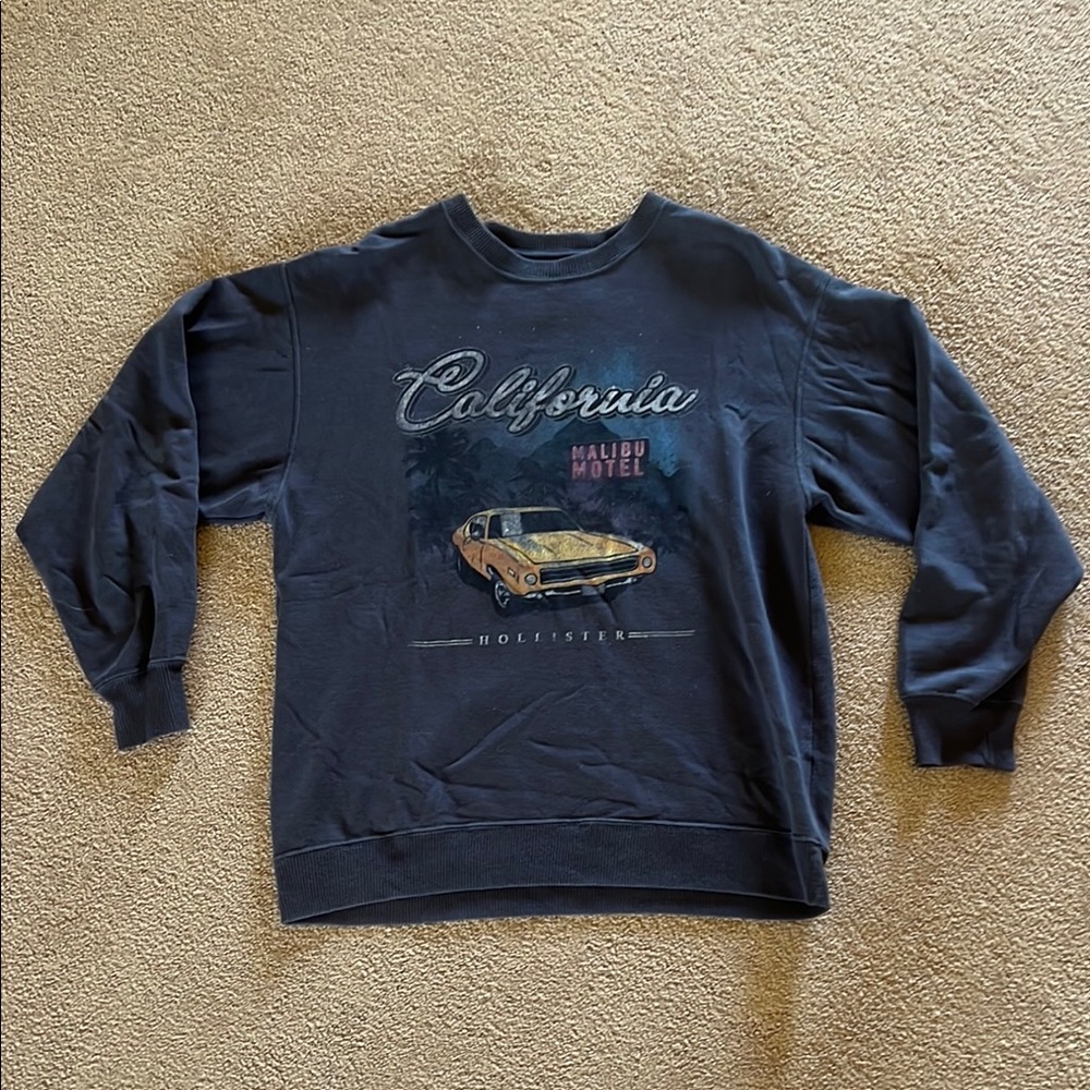 Hollister Women's Black Crewneck Sweater - California Graphic